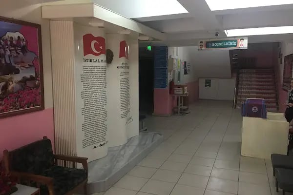 Derecik Ortaokulu - Resim 3