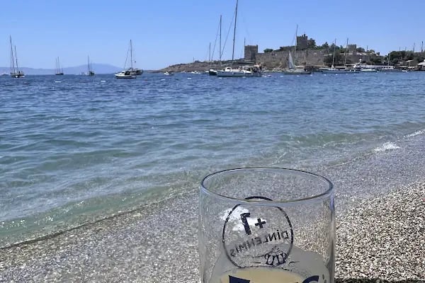 The Basement Beach&amp;Pub - Resim 3