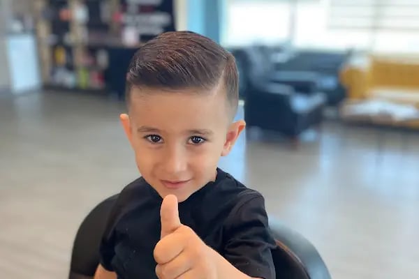 By Zinar Hair Salon - Resim 18