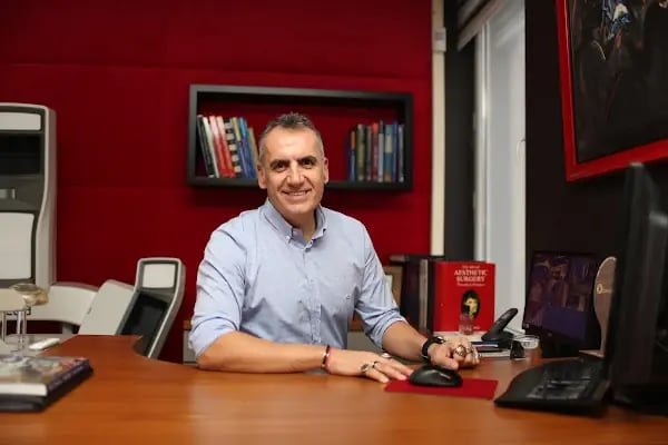Estetik Cerrah Orhan Murat Özdemir - Meme Büyütme - Meme Dikleştirme - Meme Küçültme - Burun Estetiği - Botoks - Resim 6