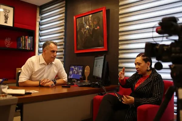 Estetik Cerrah Orhan Murat Özdemir - Meme Büyütme - Meme Dikleştirme - Meme Küçültme - Burun Estetiği - Botoks - Resim 13