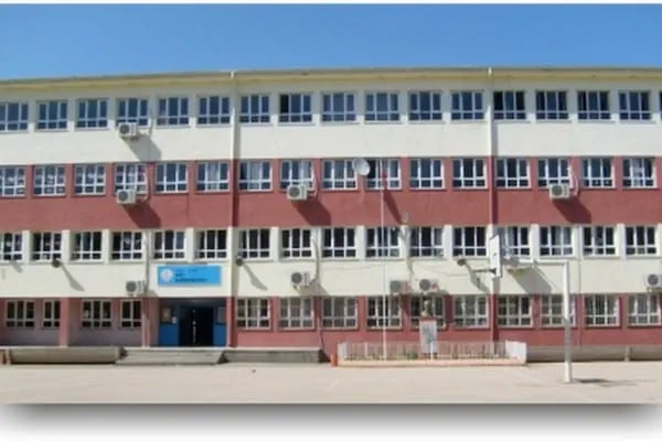 Gazi İlköğretim Okulu - Resim 1