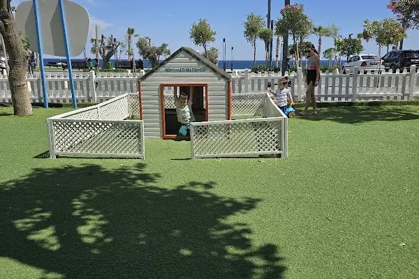 Konyaaltı Bebek Parkı - Resim 7