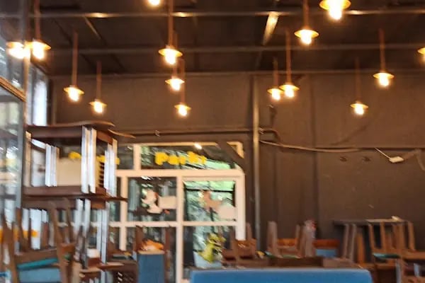 Pier Cafe Bistro - Resim 20