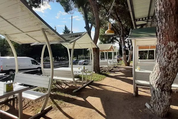Pier Cafe Bistro - Resim 6