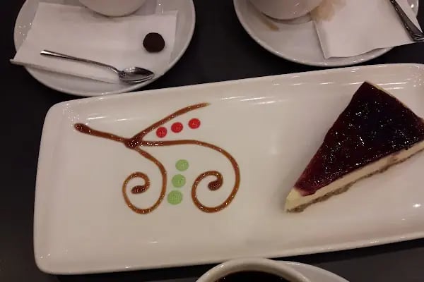 Pier Cafe Bistro - Resim 18