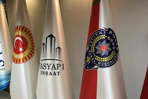 Bayrakçı, Bayrak Ankara, Bayrak imalatı, Bayrak Imalatçısı, Makam bayrağı ankara, logolu bayrak - Üçrenk Bayrak Ve Flama - Resim 17