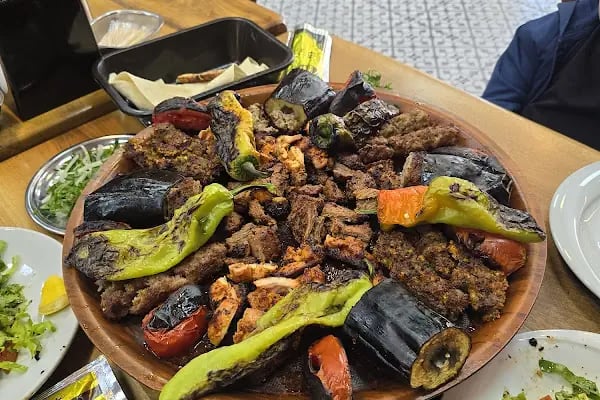 Beyaz Saray Şevket Usta Kebap Ciger - Resim 9