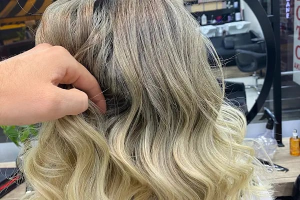 Tunca Topaç Hairdresser - Resim 1