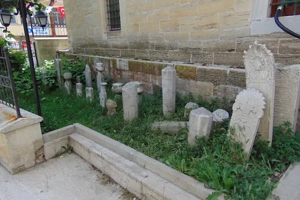 Gazi Ömer Bey Camii ve Türbesi - Resim 4