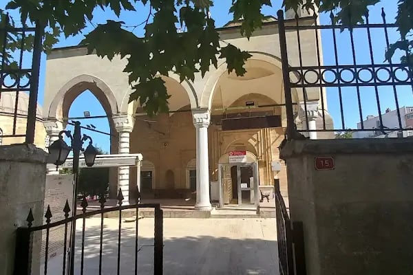 Gazi Ömer Bey Camii ve Türbesi - Resim 15