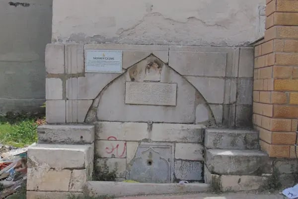 Gazi Ömer Bey Camii ve Türbesi - Resim 20