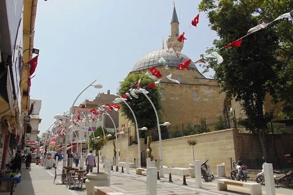 Gazi Ömer Bey Camii ve Türbesi - Resim 17