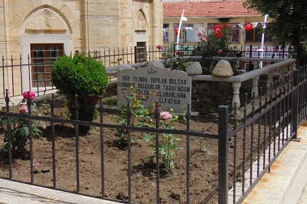 Gazi Ömer Bey Camii ve Türbesi - Resim 11