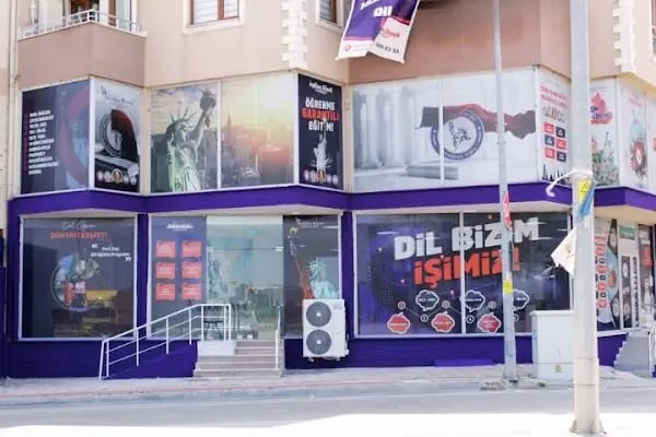 Bursa Acemler Amerikan Kültür Yabancı Dil Okulu - Resim 3