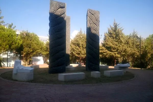 Karabağlar Belediyesi Ahmet Piriştina Doğa Sit Parkı - Resim 2