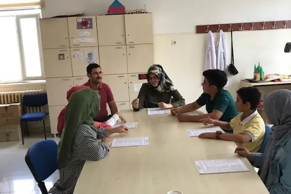 İslahiye Mevlana İmam Hatip Ortaokulu - Resim 4