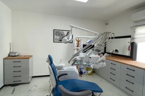 Diş Hekimi Muammer Küçük 7/24 Açık Diş Kliniği - Resim 20