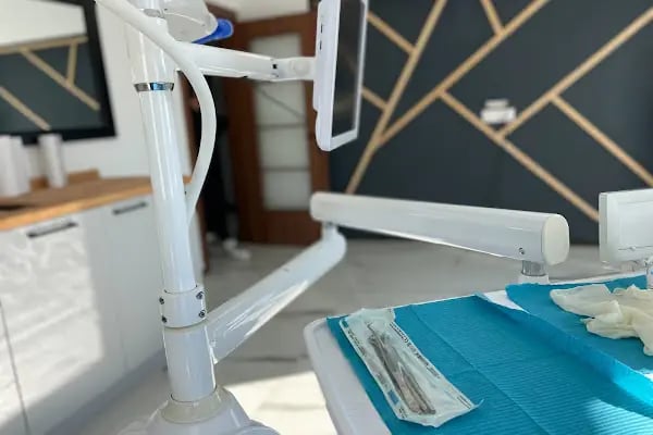 Diş Hekimi Muammer Küçük 7/24 Açık Diş Kliniği - Resim 9