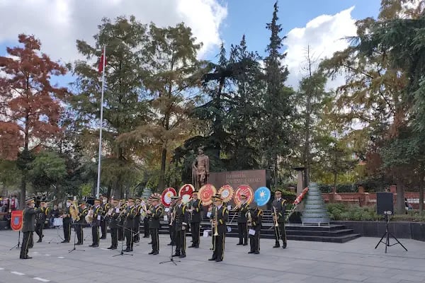 Atatürk Meydanı - Resim 10