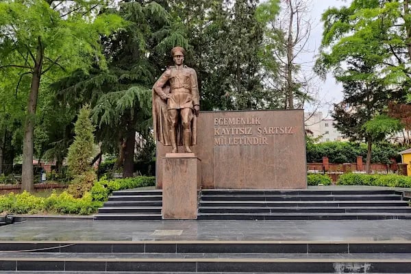 Atatürk Meydanı - Resim 2
