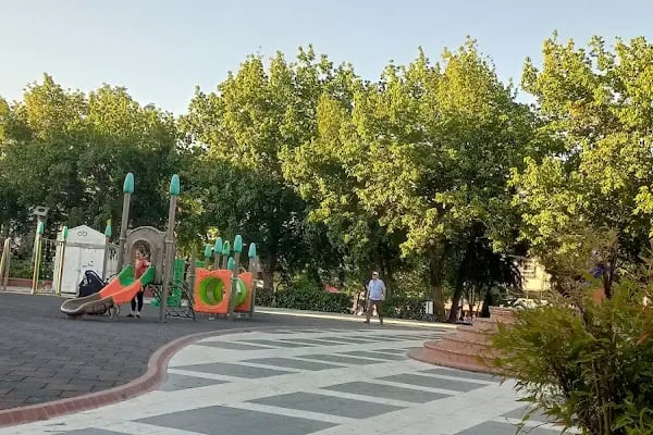 Atatürk Meydanı - Resim 13