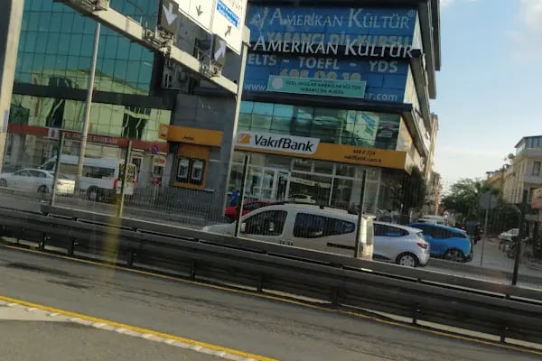 Amerikan Kültür Avcılar Dil Okulu - Resim 1