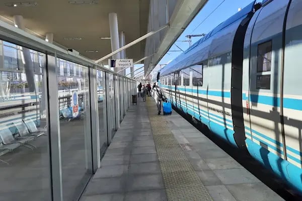 Konya Selçuklu YHT Gar - Resim 18