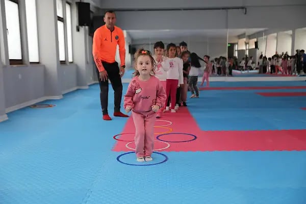 AYLİFE SPOR MERKEZİ &amp; CAFE RESTAURANT - Resim 4