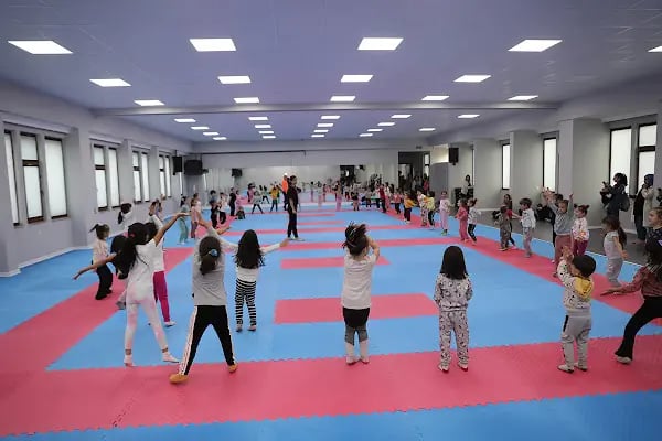 AYLİFE SPOR MERKEZİ &amp; CAFE RESTAURANT - Resim 1