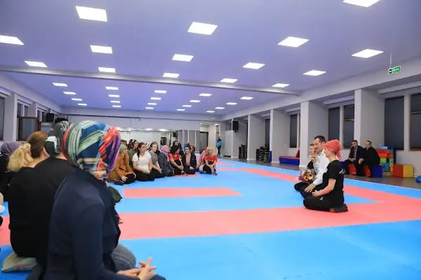 AYLİFE SPOR MERKEZİ &amp; CAFE RESTAURANT - Resim 8
