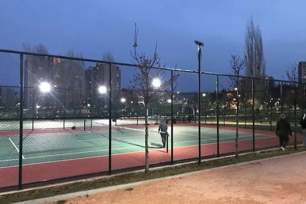 Zafer Park - Resim 11