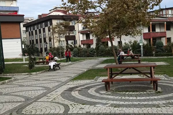 Bağcılar Belediyesi Uçanevler Parkı Aile Çay Bahçesi - Resim 14