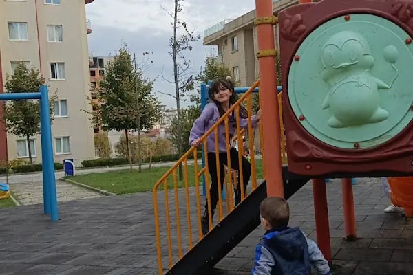 Bağcılar Belediyesi Uçanevler Parkı Aile Çay Bahçesi - Resim 17