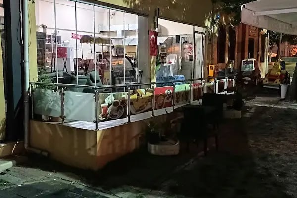 Bağcılar Belediyesi Uçanevler Parkı Aile Çay Bahçesi - Resim 12