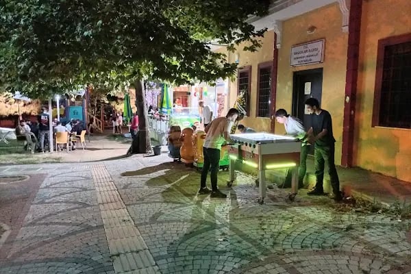 Bağcılar Belediyesi Uçanevler Parkı Aile Çay Bahçesi - Resim 9