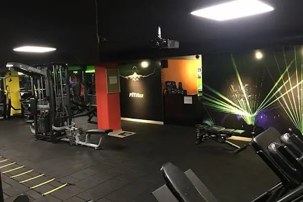 FiT//izz Fitness ve Sağlık Merkezi Çarşı Şubesi - Resim 12