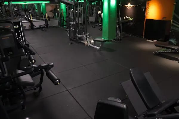 FiT//izz Fitness ve Sağlık Merkezi Çarşı Şubesi - Resim 14