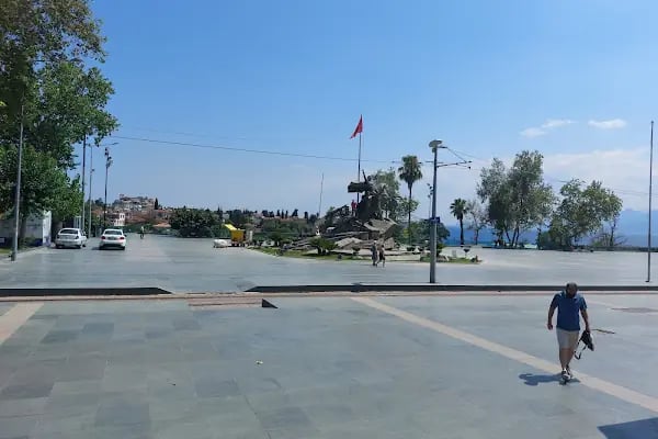 Cumhuriyet Meydanı Kapalı Otaparkı - Resim 16