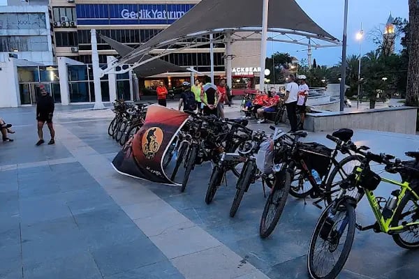 Cumhuriyet Meydanı Kapalı Otaparkı - Resim 19