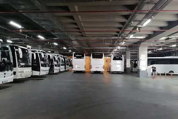 Cumhuriyet Meydanı Kapalı Otaparkı - Resim 12