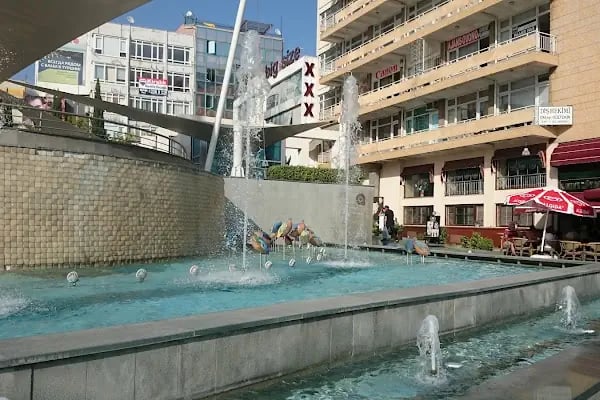 Cumhuriyet Meydanı Kapalı Otaparkı - Resim 14