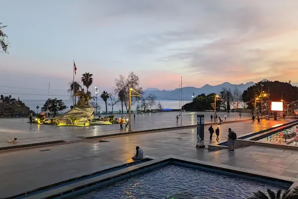 Cumhuriyet Meydanı Kapalı Otaparkı - Resim 5