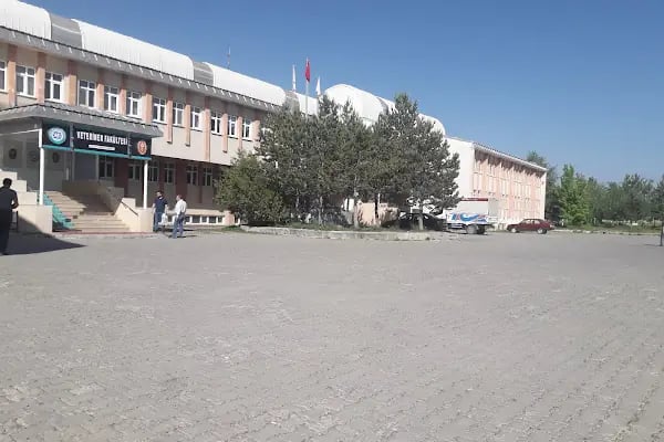 Kafkas Üniversitesi Veteriner Fakültesi - Resim 1
