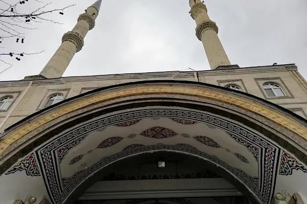 Kuyubaşı Cami - Resim 9