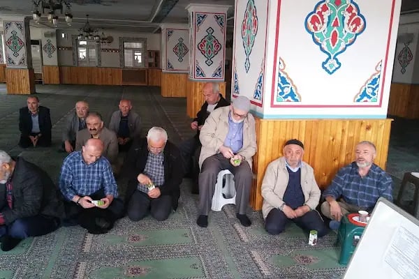 Kuyubaşı Cami - Resim 19