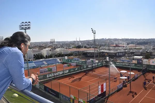 Mehmet Şimşek kapalı tenis kortu - Resim 3