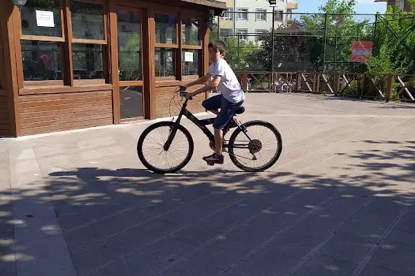 Sadık Özgür Parkı - Resim 11