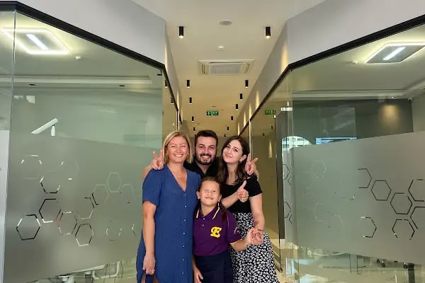 Özlüce Dent Palace Ağız ve Diş Sağlığı Polikliniği - Resim 10