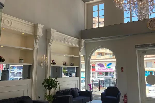 Özlüce Dent Palace Ağız ve Diş Sağlığı Polikliniği - Resim 2